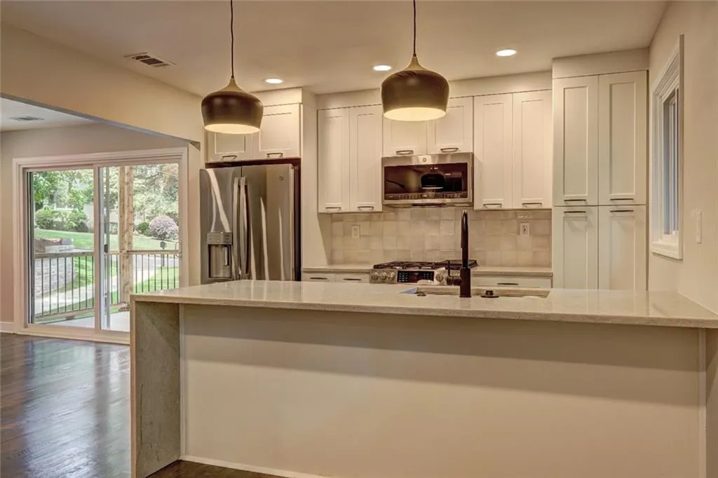 100 Angus Trail, Sandy Springs, Georgia 30328, 4 Bedrooms Bedrooms, ,3 BathroomsBathrooms,Residential,Sold,100 Angus Trail,6891246