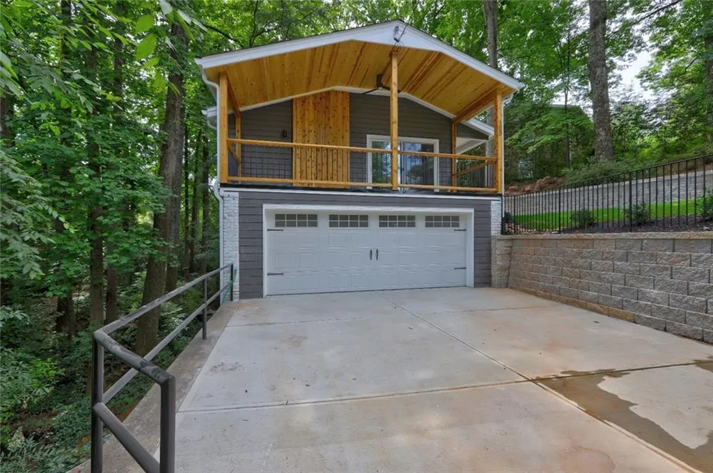 100 Angus Trail, Sandy Springs, Georgia 30328, 4 Bedrooms Bedrooms, ,3 BathroomsBathrooms,Residential,Sold,100 Angus Trail,6891246