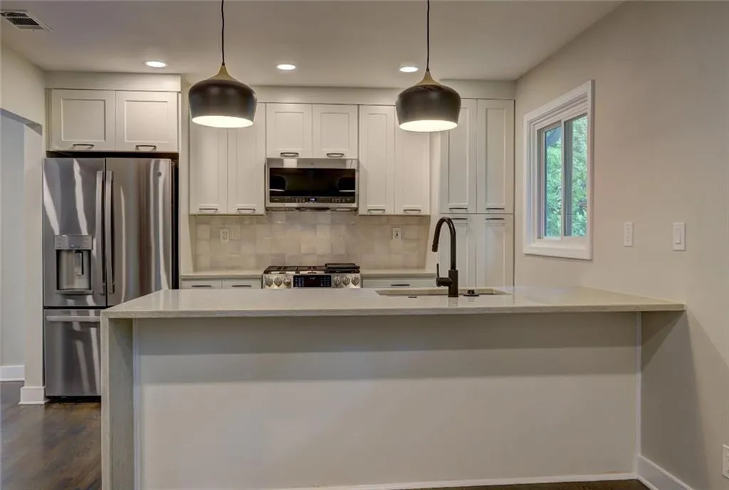 100 Angus Trail, Sandy Springs, Georgia 30328, 4 Bedrooms Bedrooms, ,3 BathroomsBathrooms,Residential,Sold,100 Angus Trail,6891246