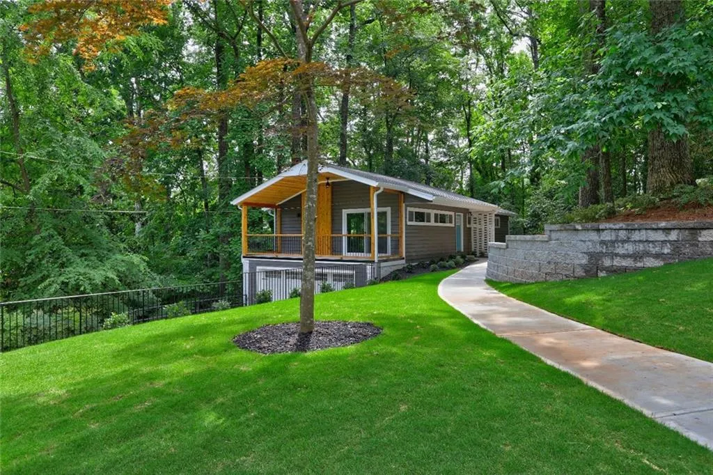 100 Angus Trail, Sandy Springs, Georgia 30328, 4 Bedrooms Bedrooms, ,3 BathroomsBathrooms,Residential,Sold,100 Angus Trail,6891246