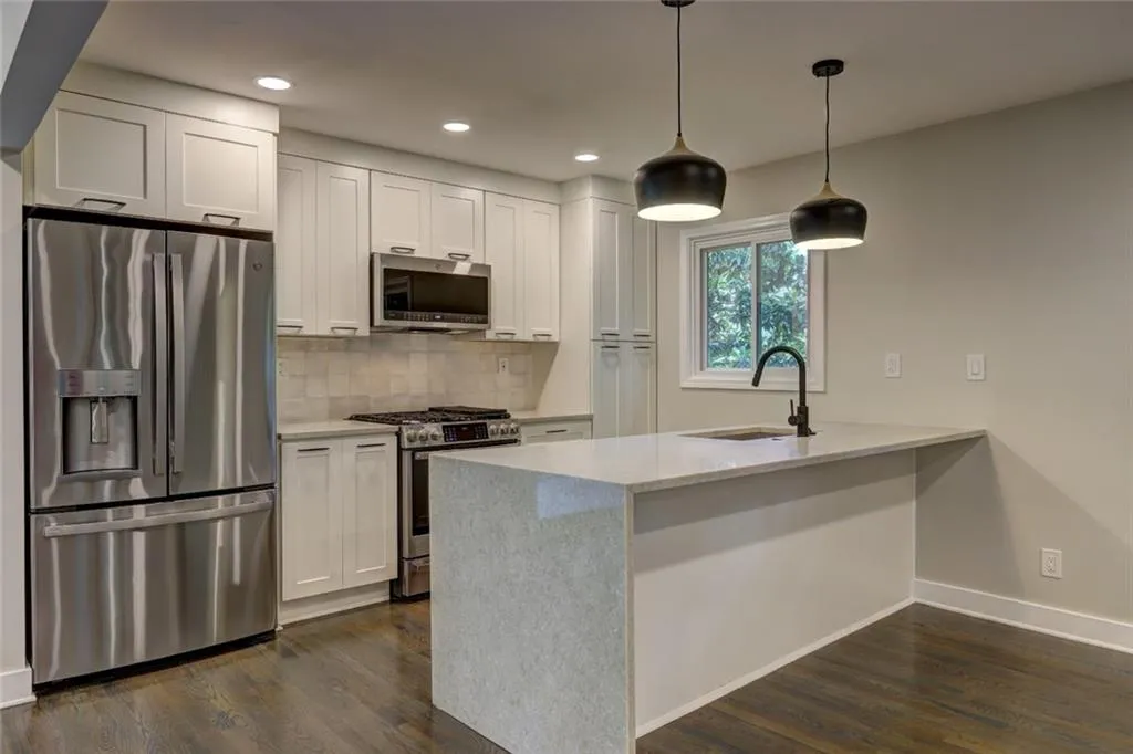 100 Angus Trail, Sandy Springs, Georgia 30328, 4 Bedrooms Bedrooms, ,3 BathroomsBathrooms,Residential,Sold,100 Angus Trail,6891246