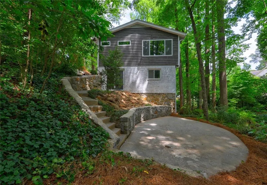 100 Angus Trail, Sandy Springs, Georgia 30328, 4 Bedrooms Bedrooms, ,3 BathroomsBathrooms,Residential,Sold,100 Angus Trail,6891246