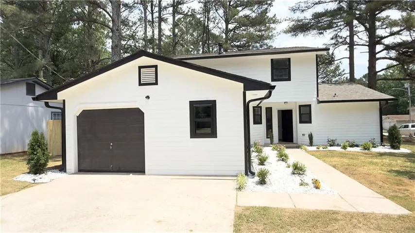 2070 Mallard Way, Lithonia, Georgia 30058