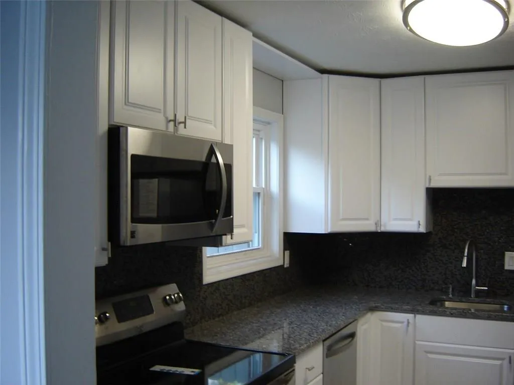 270 Winding River Drive Unit C, Sandy Springs, Georgia 30350, 2 Bedrooms Bedrooms, ,2 BathroomsBathrooms,Residential,Sold,270 Winding River Drive Unit C,5771242