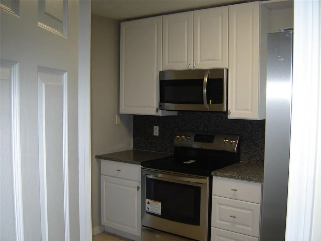 270 Winding River Drive Unit C, Sandy Springs, Georgia 30350, 2 Bedrooms Bedrooms, ,2 BathroomsBathrooms,Residential,Sold,270 Winding River Drive Unit C,5771242