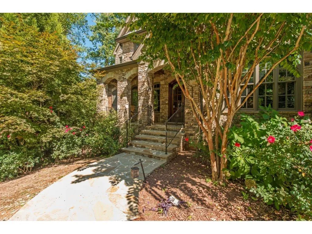 109 Long Island Place, Sandy Springs, Georgia 30328, 5 Bedrooms Bedrooms, ,5 BathroomsBathrooms,Residential,Sold,109 Long Island Place,5874736