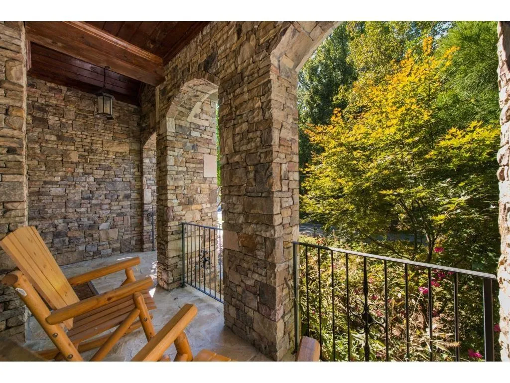 109 Long Island Place, Sandy Springs, Georgia 30328, 5 Bedrooms Bedrooms, ,5 BathroomsBathrooms,Residential,Sold,109 Long Island Place,5874736