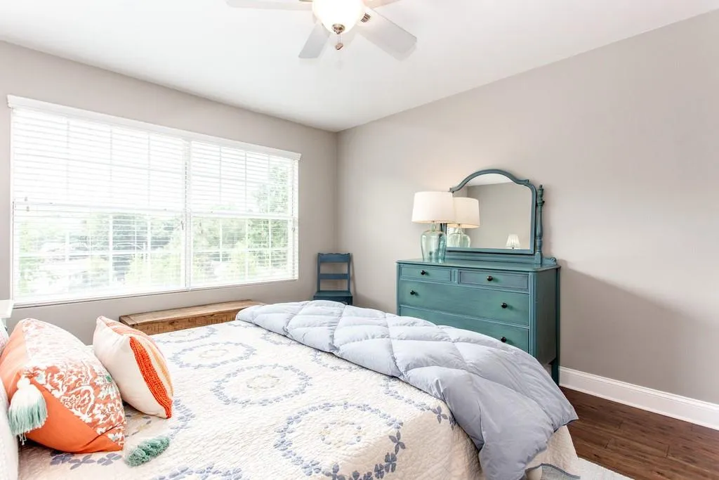 6980 Roswell Road Unit B6, Sandy Springs, Georgia 30328, 2 Bedrooms Bedrooms, ,1 BathroomBathrooms,Residential,Sold,6980 Roswell Road Unit B6,6768947