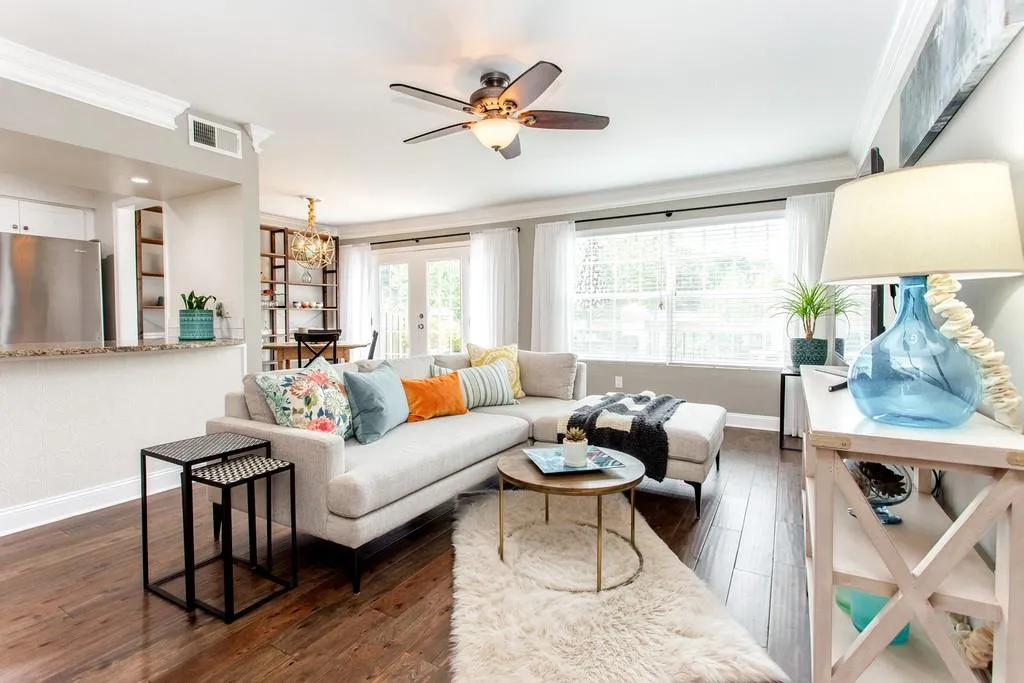 6980 Roswell Road Unit B6, Sandy Springs, Georgia 30328, 2 Bedrooms Bedrooms, ,1 BathroomBathrooms,Residential,Sold,6980 Roswell Road Unit B6,6768947