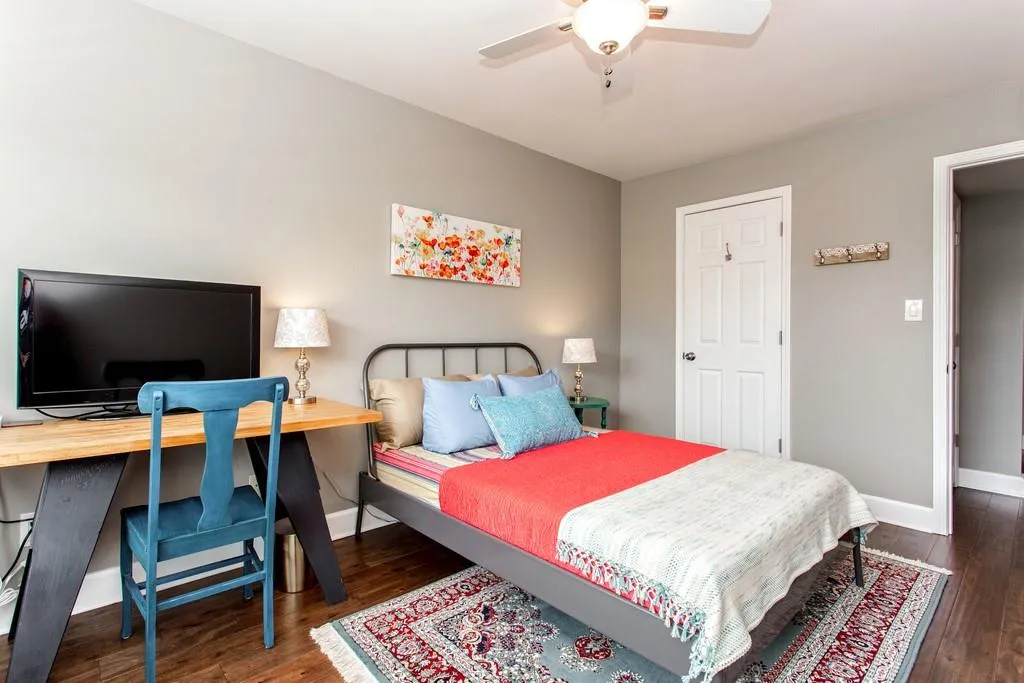 6980 Roswell Road Unit B6, Sandy Springs, Georgia 30328, 2 Bedrooms Bedrooms, ,1 BathroomBathrooms,Residential,Sold,6980 Roswell Road Unit B6,6768947