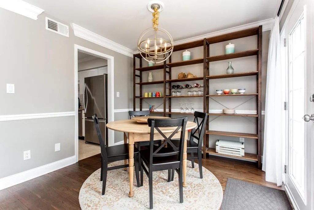 6980 Roswell Road Unit B6, Sandy Springs, Georgia 30328, 2 Bedrooms Bedrooms, ,1 BathroomBathrooms,Residential,Sold,6980 Roswell Road Unit B6,6768947