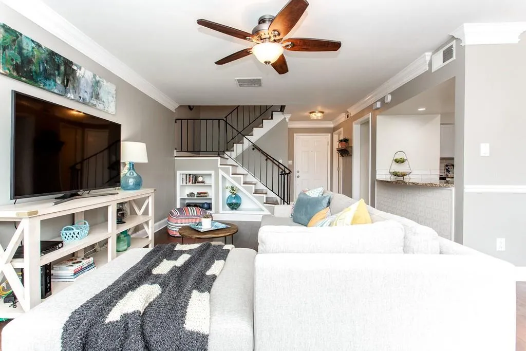 6980 Roswell Road Unit B6, Sandy Springs, Georgia 30328, 2 Bedrooms Bedrooms, ,1 BathroomBathrooms,Residential,Sold,6980 Roswell Road Unit B6,6768947