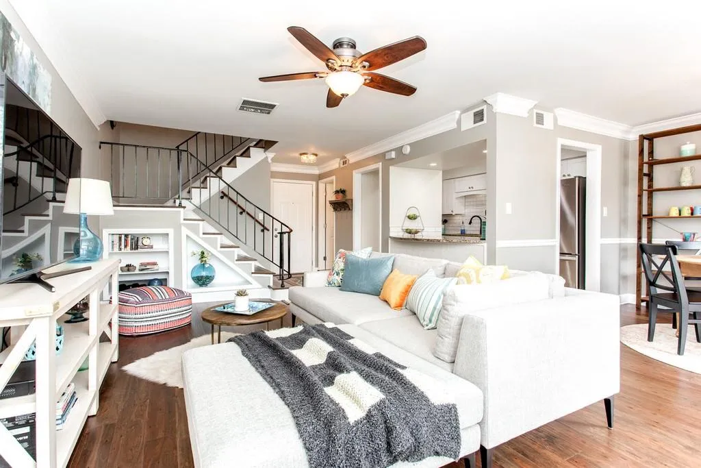 6980 Roswell Road Unit B6, Sandy Springs, Georgia 30328, 2 Bedrooms Bedrooms, ,1 BathroomBathrooms,Residential,Sold,6980 Roswell Road Unit B6,6768947