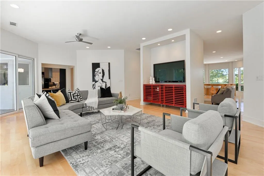 30 Chevaux Court, Atlanta, Georgia 30342, 4 Bedrooms Bedrooms, ,4 BathroomsBathrooms,Residential,Sold,30 Chevaux Court,6797968