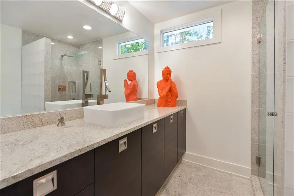 30 Chevaux Court, Atlanta, Georgia 30342, 4 Bedrooms Bedrooms, ,4 BathroomsBathrooms,Residential,Sold,30 Chevaux Court,6797968