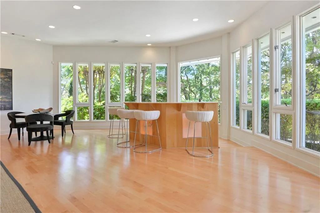 30 Chevaux Court, Atlanta, Georgia 30342, 4 Bedrooms Bedrooms, ,4 BathroomsBathrooms,Residential,Sold,30 Chevaux Court,6797968