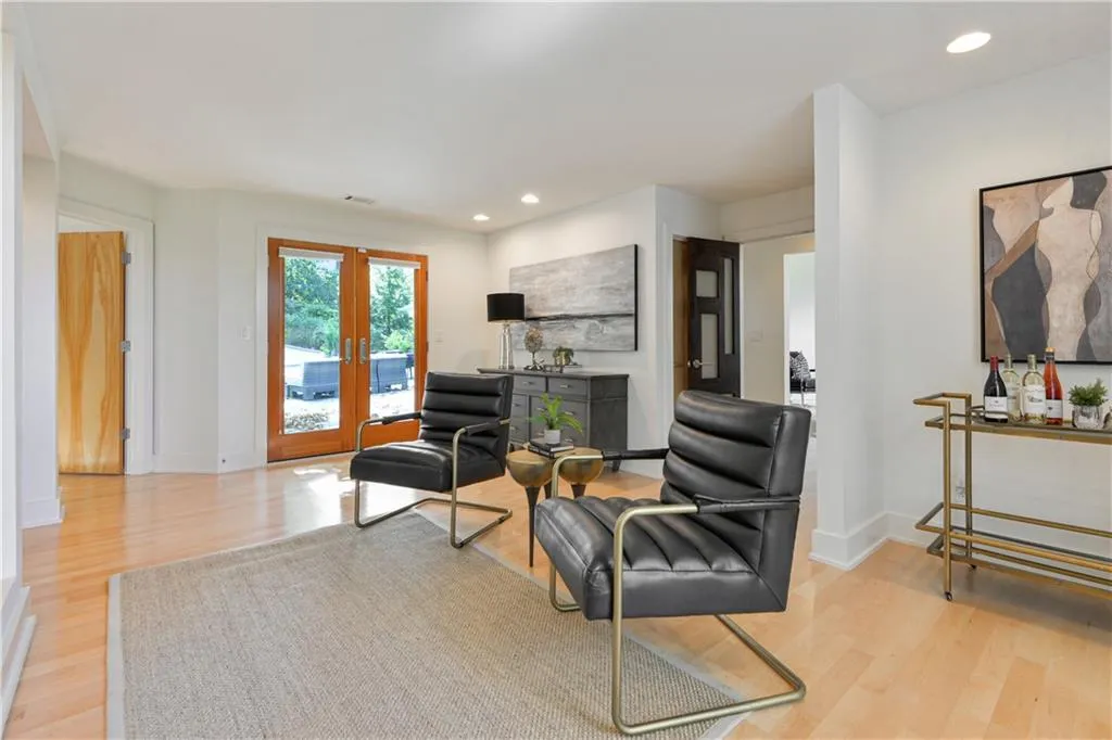 30 Chevaux Court, Atlanta, Georgia 30342, 4 Bedrooms Bedrooms, ,4 BathroomsBathrooms,Residential,Sold,30 Chevaux Court,6797968