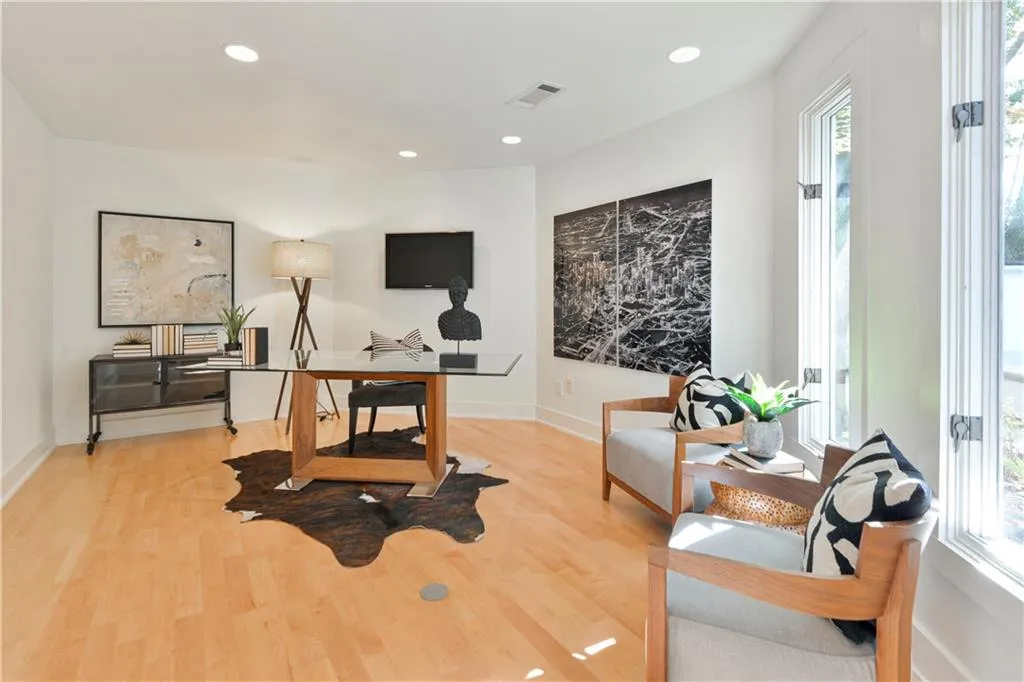 30 Chevaux Court, Atlanta, Georgia 30342, 4 Bedrooms Bedrooms, ,4 BathroomsBathrooms,Residential,Sold,30 Chevaux Court,6797968