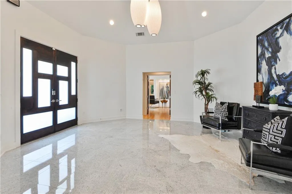 30 Chevaux Court, Atlanta, Georgia 30342, 4 Bedrooms Bedrooms, ,4 BathroomsBathrooms,Residential,Sold,30 Chevaux Court,6797968