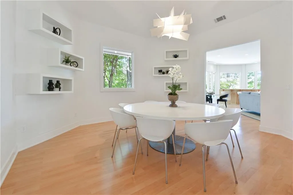 30 Chevaux Court, Atlanta, Georgia 30342, 4 Bedrooms Bedrooms, ,4 BathroomsBathrooms,Residential,Sold,30 Chevaux Court,6797968