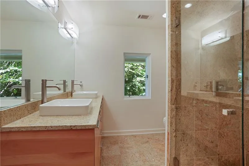 30 Chevaux Court, Atlanta, Georgia 30342, 4 Bedrooms Bedrooms, ,4 BathroomsBathrooms,Residential,Sold,30 Chevaux Court,6797968