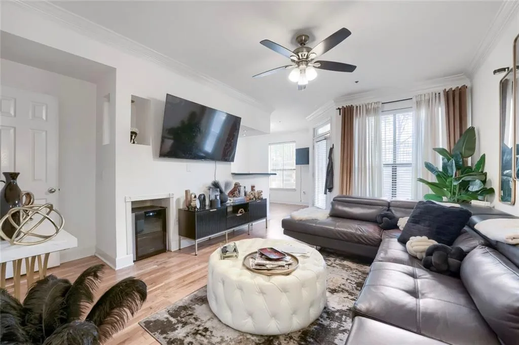 3777 Peachtree Road Ne Unit 1205, Brookhaven, Georgia 30319, 1 Bedroom Bedrooms, 0 ,1 BathroomBathrooms,Residential,For Sale,3777 Peachtree Road Ne Unit 1205,7749925