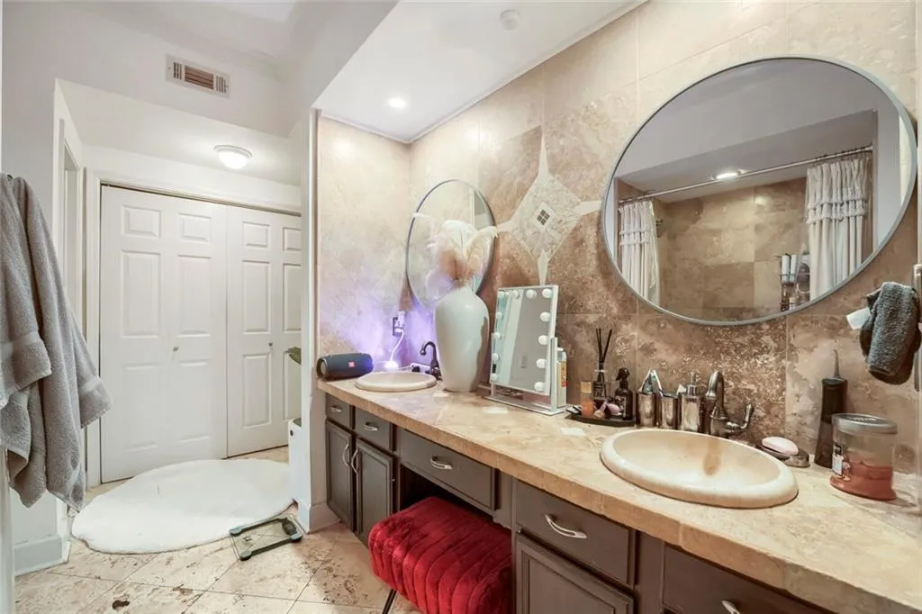 3777 Peachtree Road Ne Unit 1205, Brookhaven, Georgia 30319, 1 Bedroom Bedrooms, 0 ,1 BathroomBathrooms,Residential,For Sale,3777 Peachtree Road Ne Unit 1205,7749925