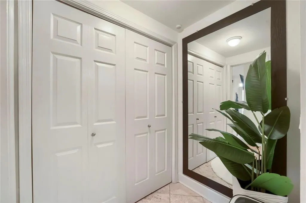 3777 Peachtree Road Ne Unit 1205, Brookhaven, Georgia 30319, 1 Bedroom Bedrooms, 0 ,1 BathroomBathrooms,Residential,For Sale,3777 Peachtree Road Ne Unit 1205,7749925