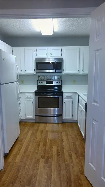 702 Hollyfax Circle, Sandy Springs, Georgia 30328, 1 Bedroom Bedrooms, ,1 BathroomBathrooms,Residential,Sold,702 Hollyfax Circle,5855073