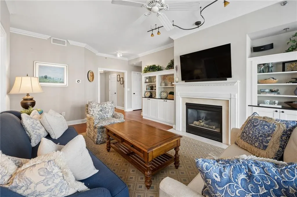 211 Colonial Homes Drive Nw Unit 1304, Atlanta, Georgia 30309, 2 Bedrooms Bedrooms, 0 ,2 BathroomsBathrooms,Residential,For Sale,211 Colonial Homes Drive Nw Unit 1304,7850544