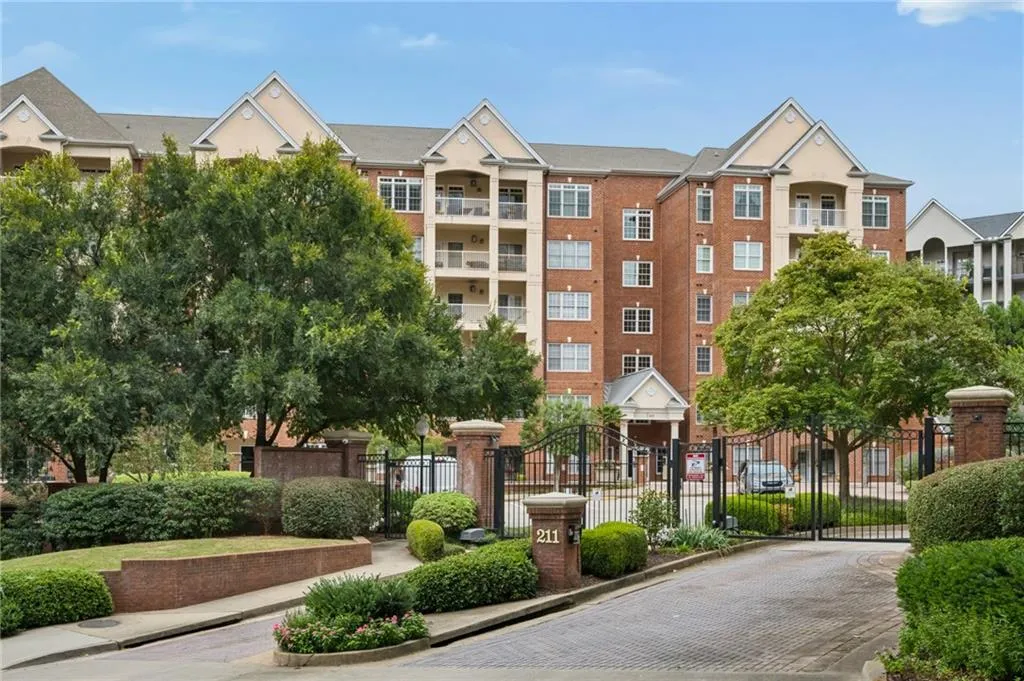 211 Colonial Homes Drive Nw Unit 1304, Atlanta, Georgia 30309, 2 Bedrooms Bedrooms, 0 ,2 BathroomsBathrooms,Residential,For Sale,211 Colonial Homes Drive Nw Unit 1304,7850544