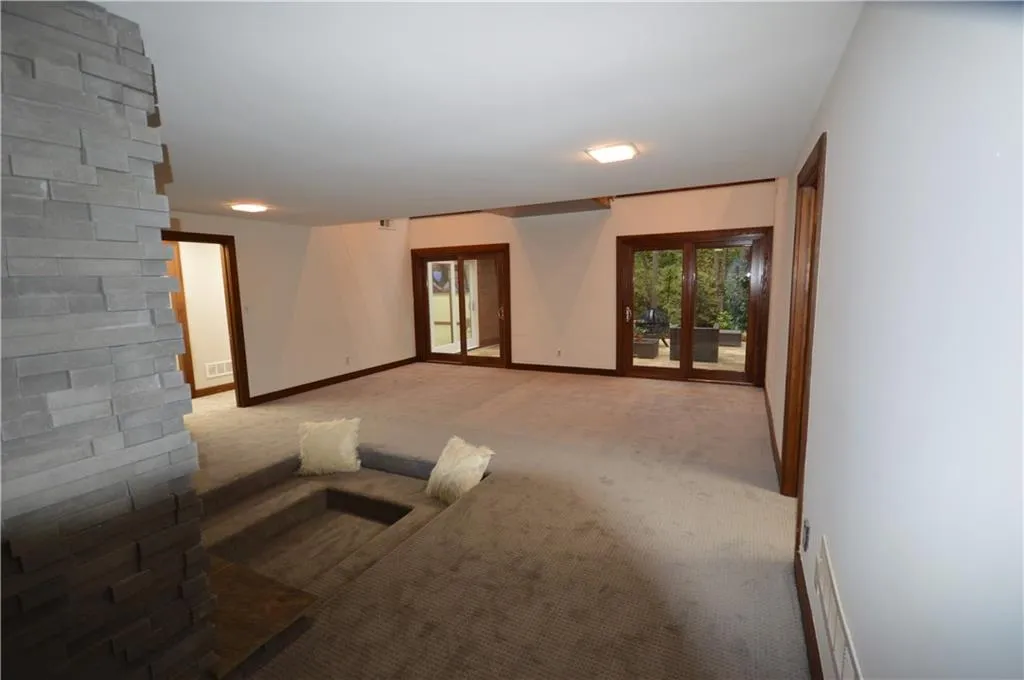 1210 Tynecastle Way, Sandy Springs, Georgia 30350, 4 Bedrooms Bedrooms, ,3 BathroomsBathrooms,Residential,Sold,1210 Tynecastle Way,6961628