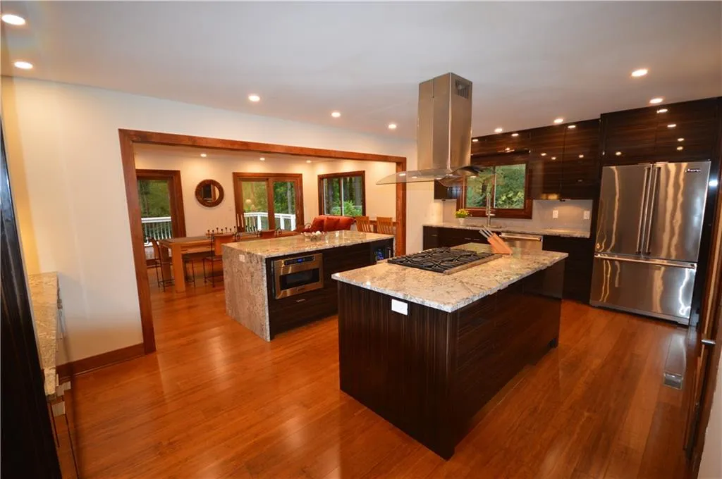 1210 Tynecastle Way, Sandy Springs, Georgia 30350, 4 Bedrooms Bedrooms, ,3 BathroomsBathrooms,Residential,Sold,1210 Tynecastle Way,6961628