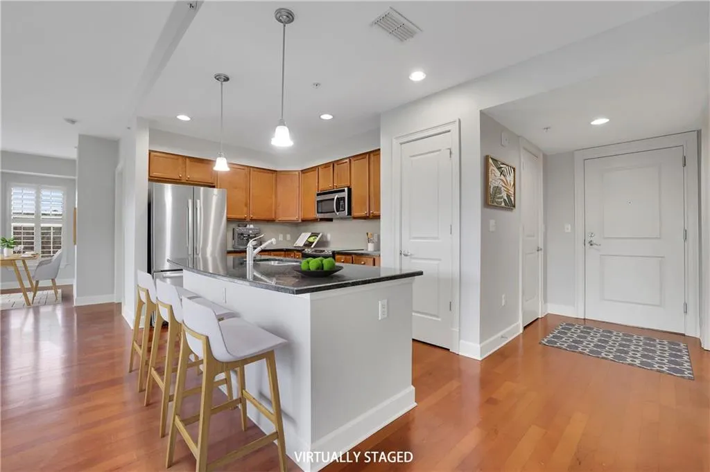 200 River Vista Drive Unit 542, Atlanta, Georgia 30339, 2 Bedrooms Bedrooms, ,2 BathroomsBathrooms,Residential,Sold,200 River Vista Drive Unit 542,7411382