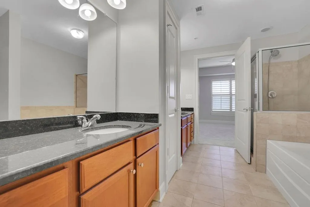 200 River Vista Drive Unit 542, Atlanta, Georgia 30339, 2 Bedrooms Bedrooms, ,2 BathroomsBathrooms,Residential,Sold,200 River Vista Drive Unit 542,7411382