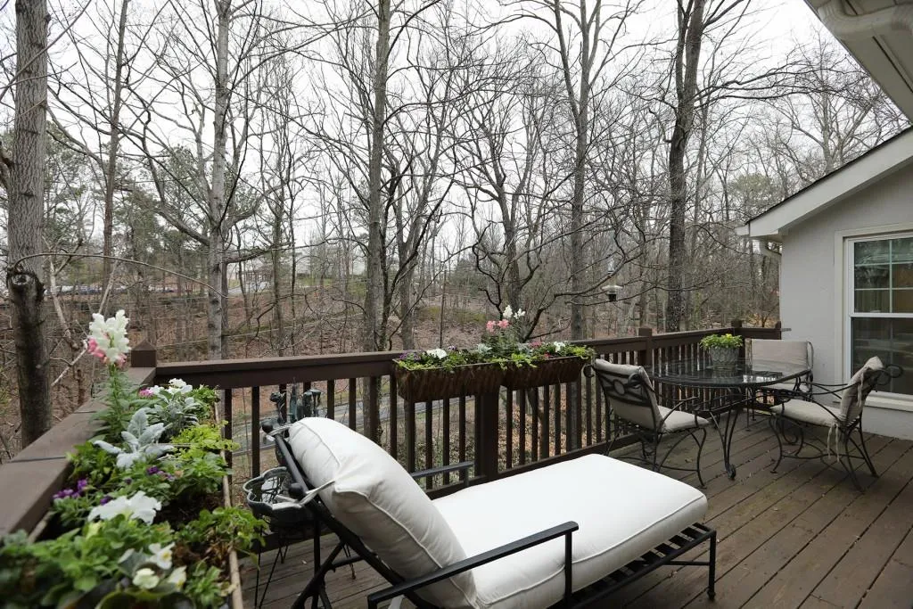 5664 River Oaks Place, Sandy Springs, Georgia 30327, 3 Bedrooms Bedrooms, ,2 BathroomsBathrooms,Residential,Sold,5664 River Oaks Place,6695561