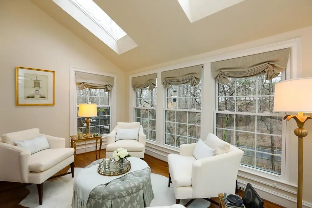 5664 River Oaks Place, Sandy Springs, Georgia 30327, 3 Bedrooms Bedrooms, ,2 BathroomsBathrooms,Residential,Sold,5664 River Oaks Place,6695561