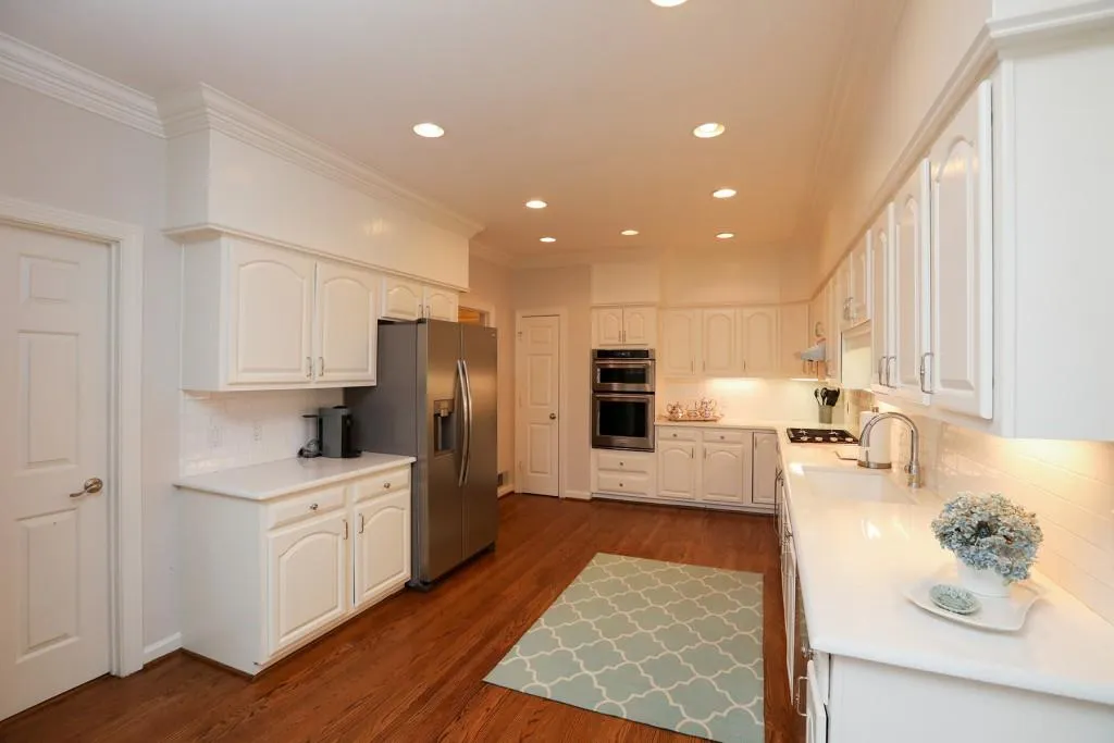 5664 River Oaks Place, Sandy Springs, Georgia 30327, 3 Bedrooms Bedrooms, ,2 BathroomsBathrooms,Residential,Sold,5664 River Oaks Place,6695561
