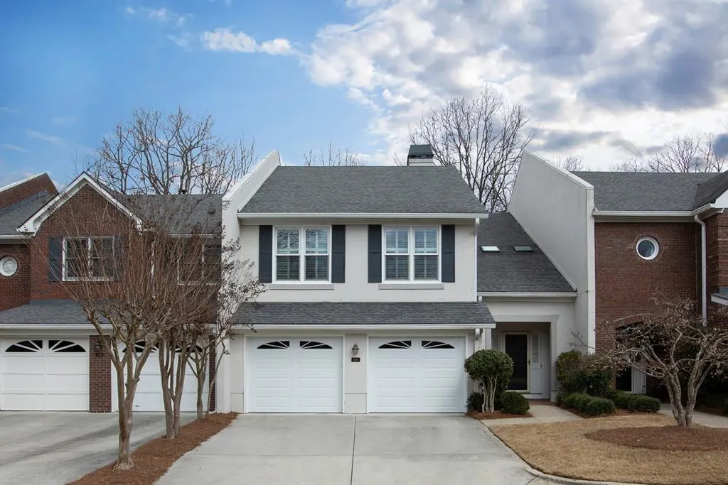 5664 River Oaks Place, Sandy Springs, Georgia 30327, 3 Bedrooms Bedrooms, ,2 BathroomsBathrooms,Residential,Sold,5664 River Oaks Place,6695561