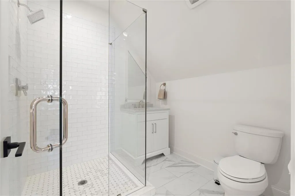 4240 Paces Ferry Road Se, Atlanta, Georgia 30339, 4 Bedrooms Bedrooms, 0 ,4 BathroomsBathrooms,Residential,For Sale,4240 Paces Ferry Road Se,7757140