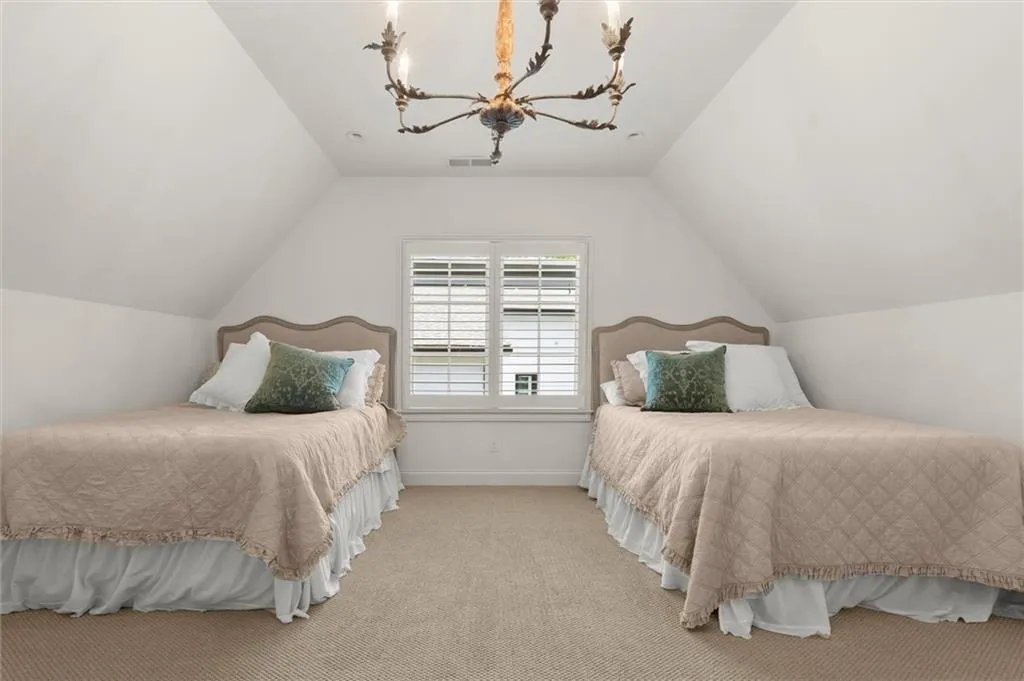 4240 Paces Ferry Road Se, Atlanta, Georgia 30339, 4 Bedrooms Bedrooms, 0 ,4 BathroomsBathrooms,Residential,For Sale,4240 Paces Ferry Road Se,7757140