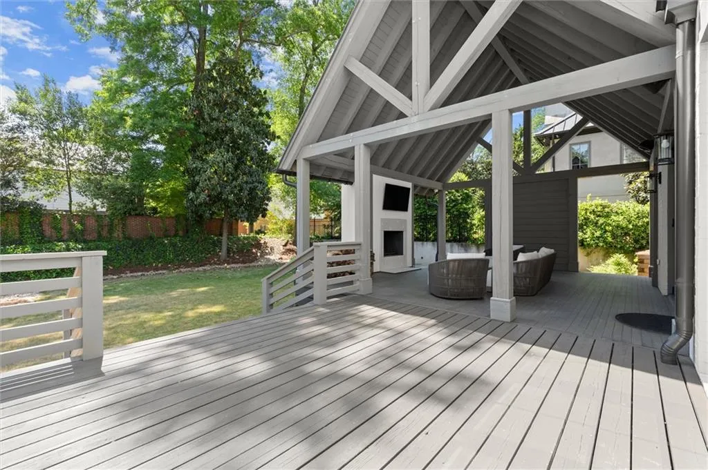 4240 Paces Ferry Road Se, Atlanta, Georgia 30339, 4 Bedrooms Bedrooms, 0 ,4 BathroomsBathrooms,Residential,For Sale,4240 Paces Ferry Road Se,7757140