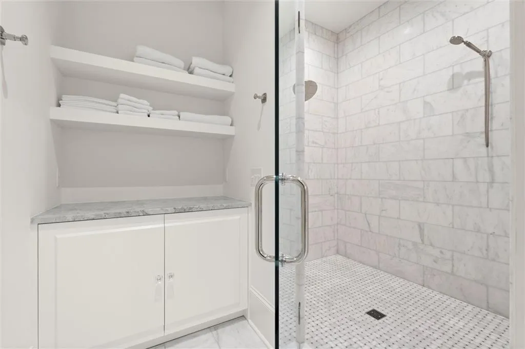 4240 Paces Ferry Road Se, Atlanta, Georgia 30339, 4 Bedrooms Bedrooms, 0 ,4 BathroomsBathrooms,Residential,For Sale,4240 Paces Ferry Road Se,7757140