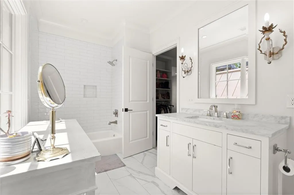 4240 Paces Ferry Road Se, Atlanta, Georgia 30339, 4 Bedrooms Bedrooms, 0 ,4 BathroomsBathrooms,Residential,For Sale,4240 Paces Ferry Road Se,7757140