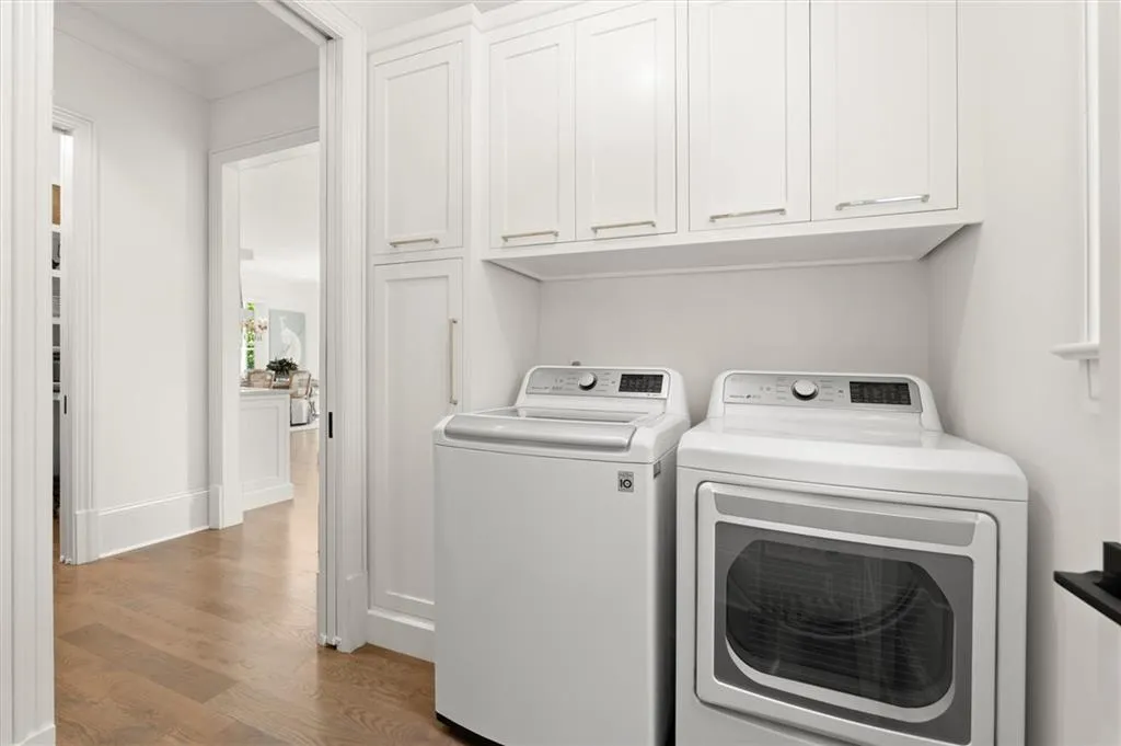 4240 Paces Ferry Road Se, Atlanta, Georgia 30339, 4 Bedrooms Bedrooms, 0 ,4 BathroomsBathrooms,Residential,For Sale,4240 Paces Ferry Road Se,7757140