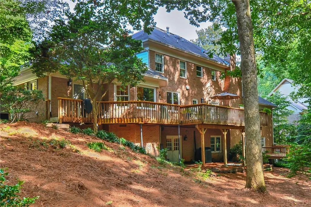 8090 Habersham Waters Road, Sandy Springs, Georgia 30350, 4 Bedrooms Bedrooms, ,3 BathroomsBathrooms,Residential,Sold,8090 Habersham Waters Road,5893182