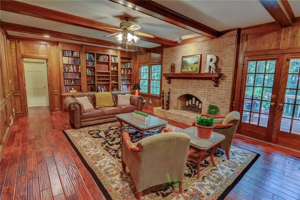 8090 Habersham Waters Road, Sandy Springs, Georgia 30350, 4 Bedrooms Bedrooms, ,3 BathroomsBathrooms,Residential,Sold,8090 Habersham Waters Road,5893182
