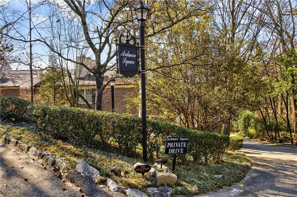 1 Ardmore Square Nw Unit 1, Atlanta, Georgia 30309, 3 Bedrooms Bedrooms, 0 ,2 BathroomsBathrooms,Residential,For Sale,1 Ardmore Square Nw Unit 1,7724989