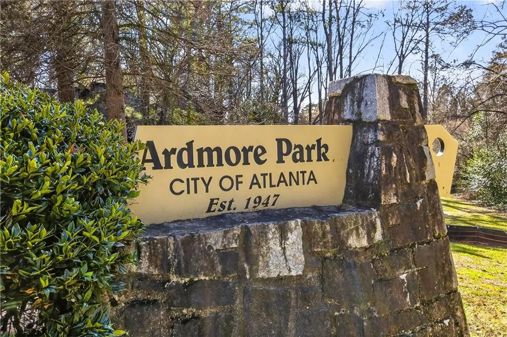 1 Ardmore Square Nw Unit 1, Atlanta, Georgia 30309, 3 Bedrooms Bedrooms, 0 ,2 BathroomsBathrooms,Residential,For Sale,1 Ardmore Square Nw Unit 1,7724989