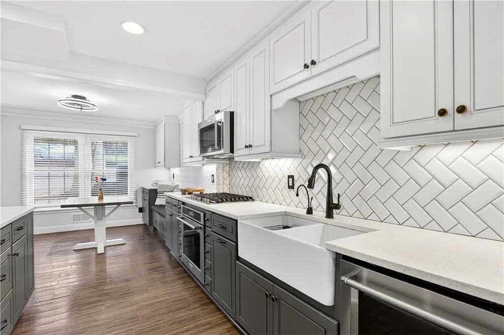 1 Ardmore Square Nw Unit 1, Atlanta, Georgia 30309, 3 Bedrooms Bedrooms, 0 ,2 BathroomsBathrooms,Residential,For Sale,1 Ardmore Square Nw Unit 1,7724989